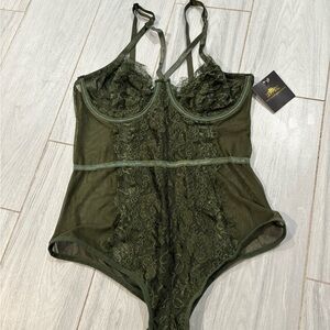 Elegant Lace Bodysuit in Olive Green